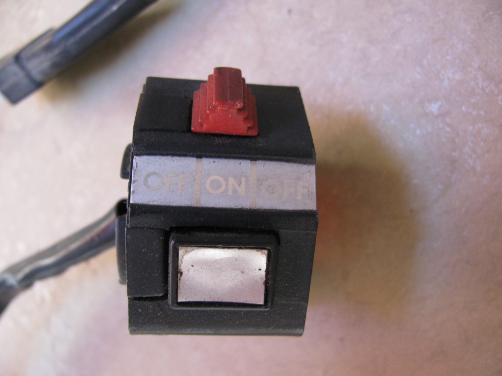 Left handlebar switch used on the Moto Guzzi 850 T3 California LAPD and similar models (MG# 17635000 or MG# 18735040).