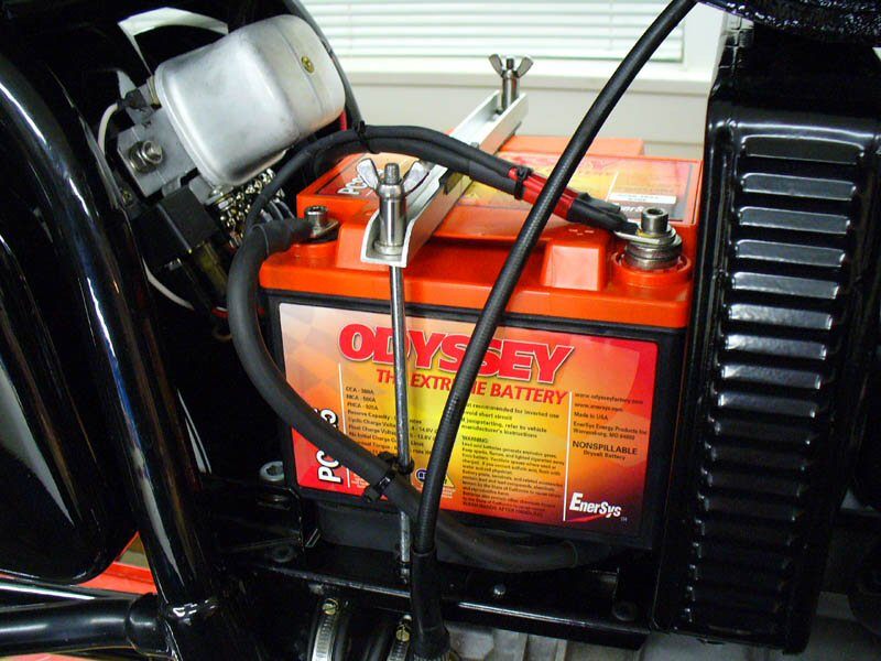 George Dockray's installation of an Odyssey PC925 battery. Applicable to Moto Guzzi V700, V7 Special, Ambassador, 850 GT, 850 GT California, Eldorado, and 850 California Police motorcycles.