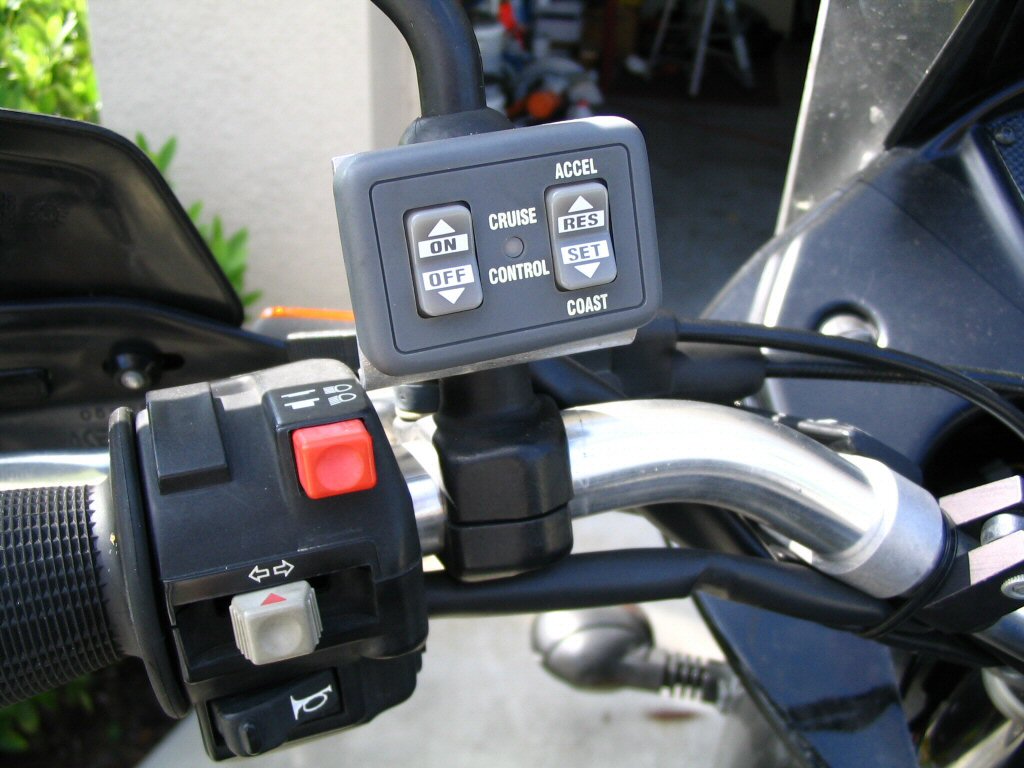 Front view of control unit. Installing a cruise control on a Moto Guzzi Quota 1100 ES.