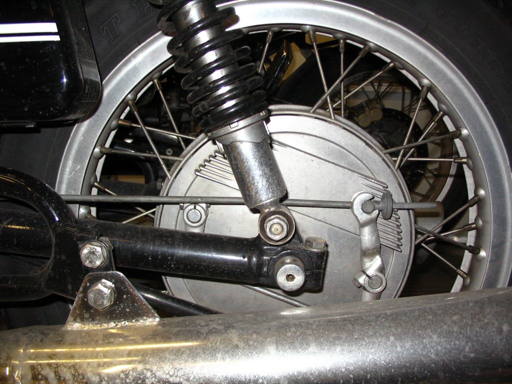 Cush drive position with the stock brake stay rod.