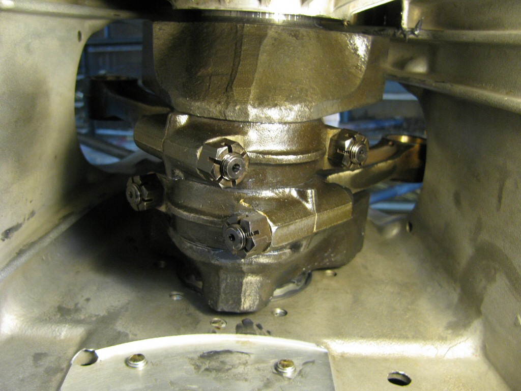 The left connecting rod fit.