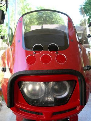 Parabellum windshield fitted to a Moto Guzzi Quota 1100 ES.