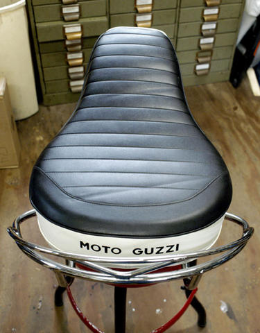 Moto Guzzi buddy seat as fit to the 850 GT California model. May also be fit to the V700, V7 Special, Ambassador, 850 GT, Eldorado, 850 California Police models.