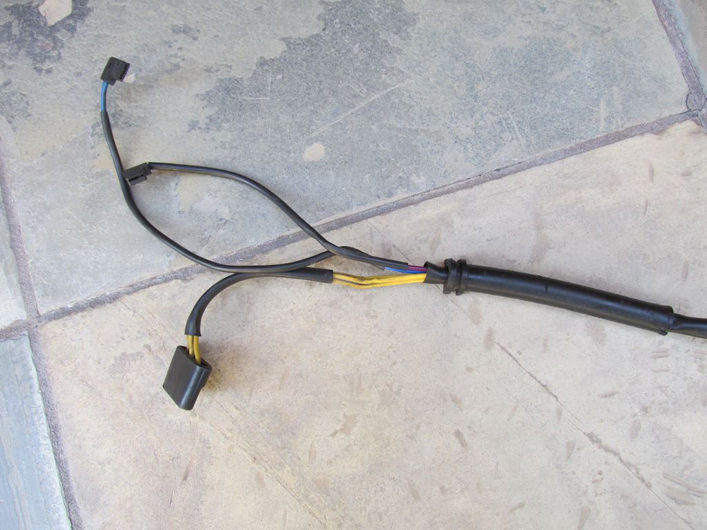 Alternator harness wiring for a 1986 Moto Guzzi Le Mans 1000 (MG# 28726360).